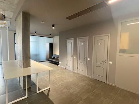 комерційна за адресою Лесі Українки бульв., 7-Б