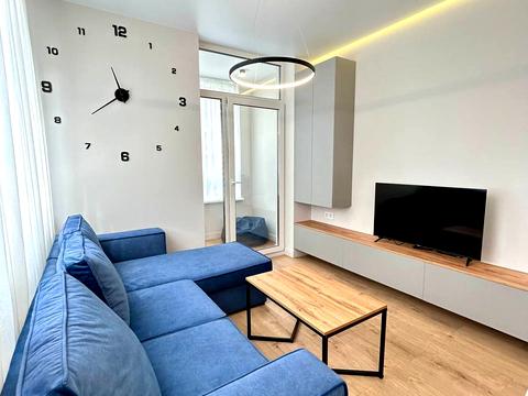 квартира за адресою Салютна вул., (Будинок 02301-02303)