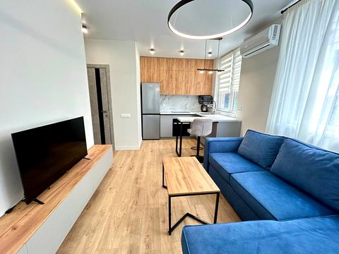квартира за адресою Салютна вул., (Будинок 02301-02303)