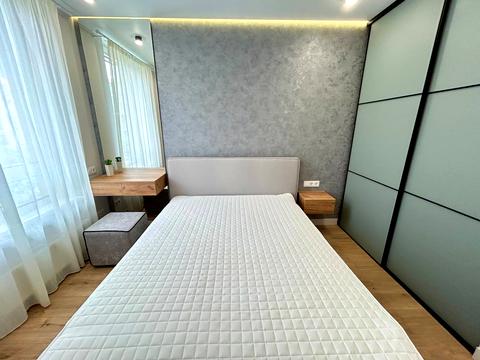 квартира за адресою Салютна вул., (Будинок 02301-02303)