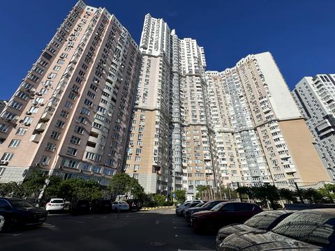 квартира за адресою Київ, Срібнокільська вул., 1