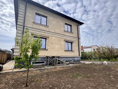будинок за адресою Петра Лещенка вул. (Комінтерну), 11