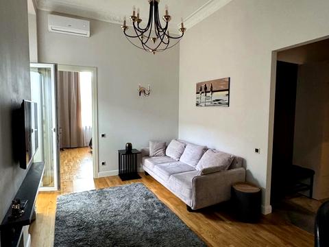 квартира за адресою Тарасівська вул., 8