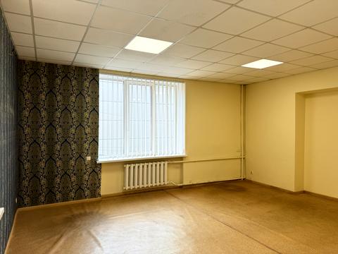 комерційна за адресою Королеви Єлизавети ІІ вул. (Глинки), 15