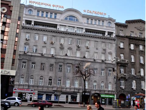 комерційна за адресою Хрещатик вул., 10-Б