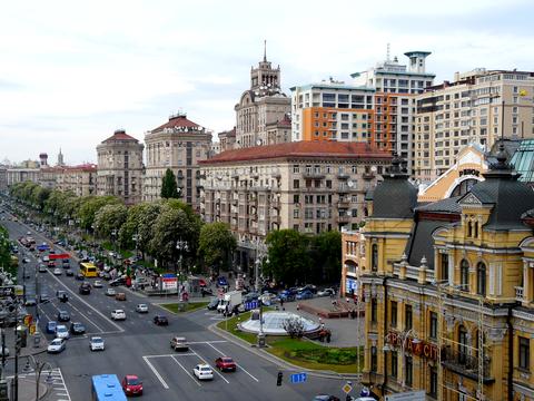 комерційна за адресою Хрещатик вул., 10-Б