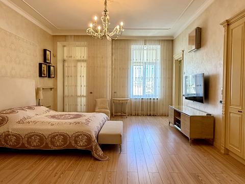 квартира за адресою Академіка Богомольця вул., 5