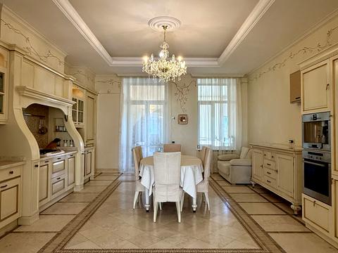 квартира за адресою Академіка Богомольця вул., 5
