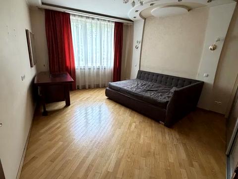 квартира за адресою Голосіївський просп. (40-річчя Жовтня), 68