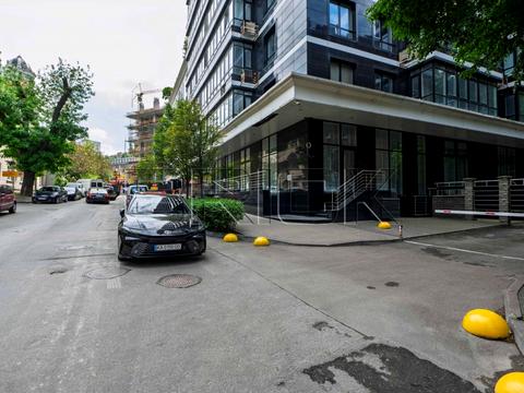 коммерческая по адресу Леси Украинки бульв., 7-В