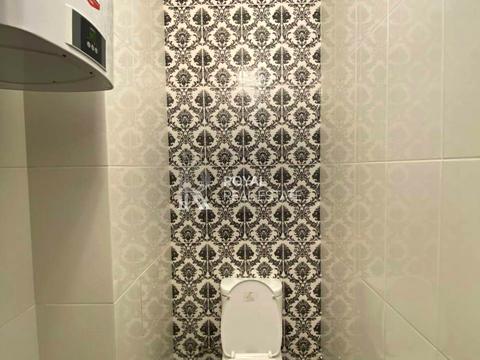 комерційна за адресою Кловський узвіз, 7a