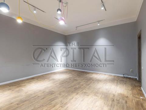 комерційна за адресою Саксаганського вул., 13/42