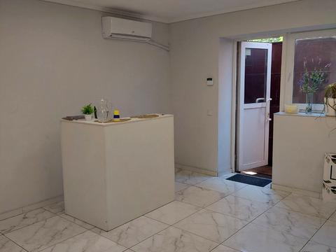 комерційна за адресою Оболонська набережна вул., 19