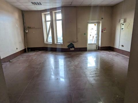 комерційна за адресою Надрічна вул., 2