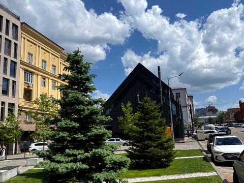 паркомісце за адресою Дніпро, 93-ї Холодноярської Бригади вул., 4а
