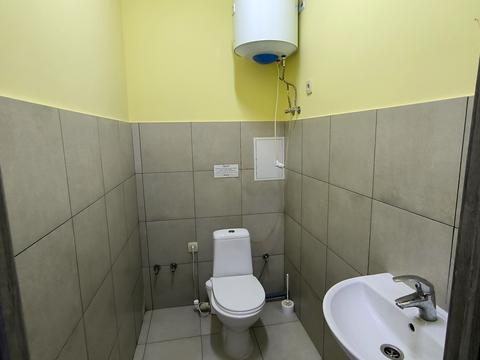 комерційна за адресою Райдужна вул., 88