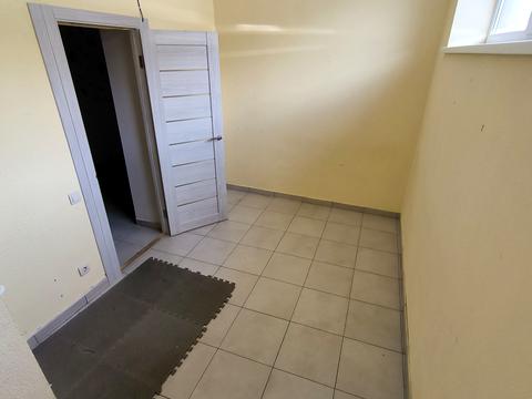 комерційна за адресою Райдужна вул., 88