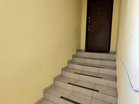 комерційна за адресою Райдужна вул., 88