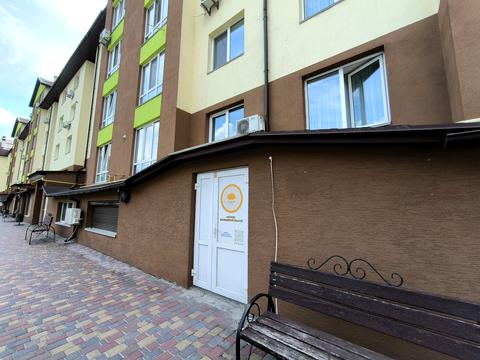 комерційна за адресою Райдужна вул., 88