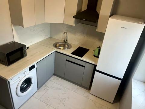 квартира за адресою Хутірська вул., 35