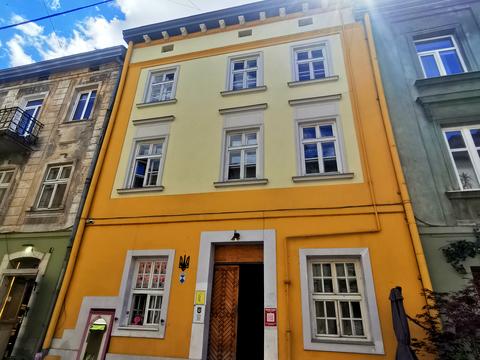 коммерческая по адресу Староеврейская ул., 22