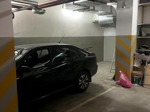 паркомісце за адресою Андрія Аболмасова вул. (Панельна), 6