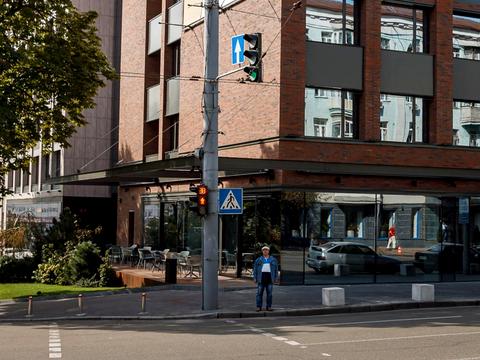 комерційна за адресою Саксаганського вул., 55
