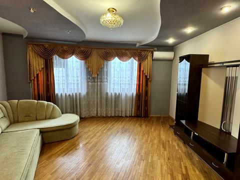 квартира за адресою Анни Ахматової вул., 13-Д
