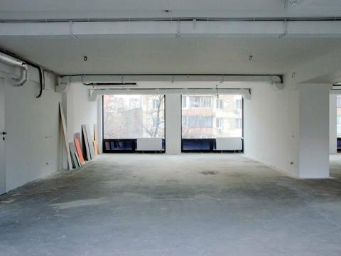 комерційна за адресою Саксаганського вул., 55