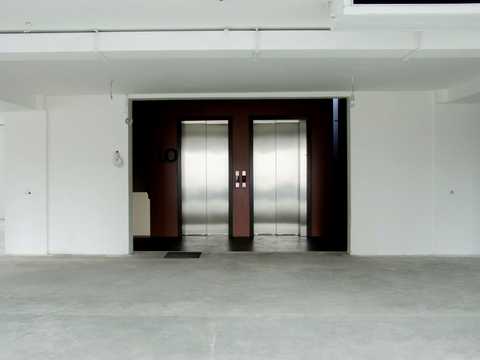 комерційна за адресою Саксаганського вул., 55