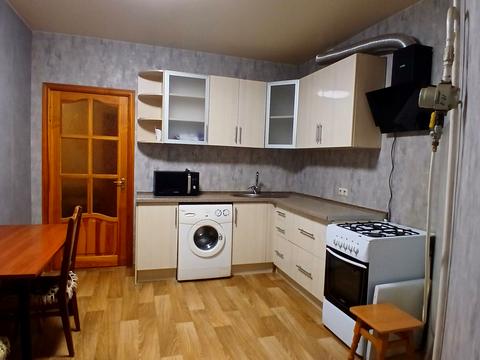квартира за адресою Раїси Окіпної вул., 8