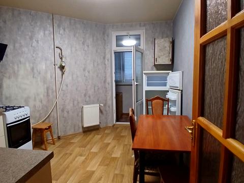квартира за адресою Раїси Окіпної вул., 8