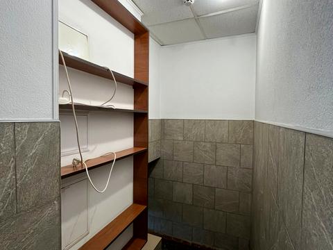 комерційна за адресою Митрополита Андрея вул., 18