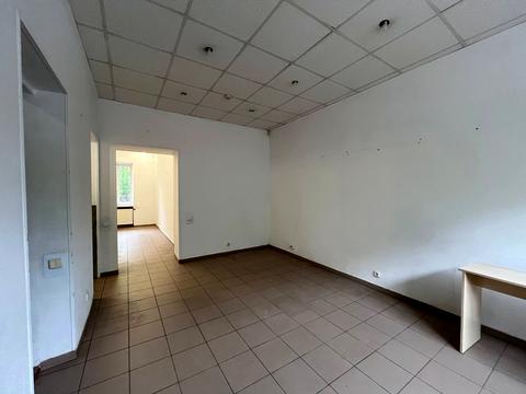 комерційна за адресою Митрополита Андрея вул., 18