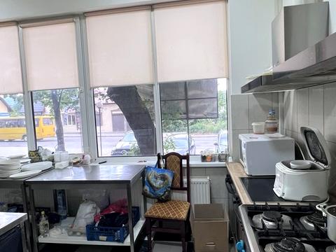 комерційна за адресою Володимира Великого вул., 17