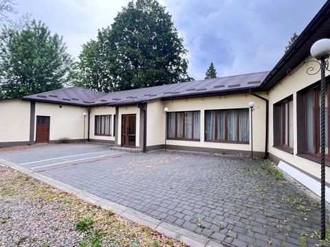 комерційна за адресою Володимира Великого вул., 17