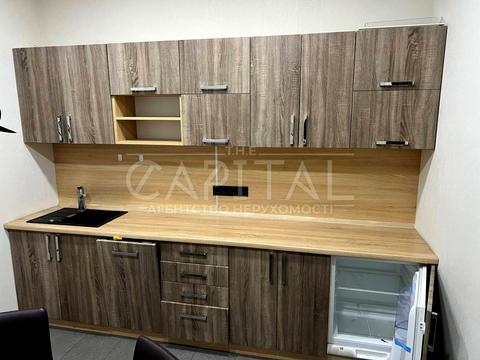 комерційна за адресою Кловський узвіз, 7a