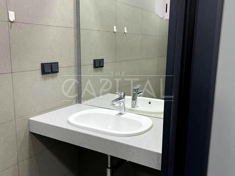комерційна за адресою Кловський узвіз, 7a