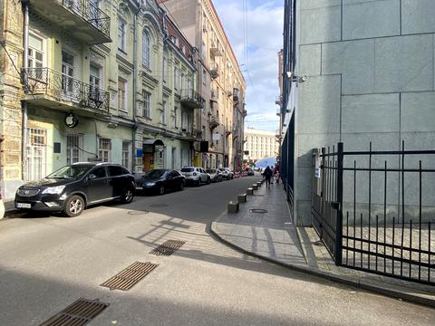 коммерческая по адресу Тараса Шевченка пер., 3