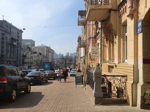коммерческая по адресу Симона Петлюры ул. (Коминтерна), 12