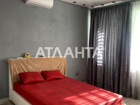 квартира за адресою Михайла Комарова вул., 3