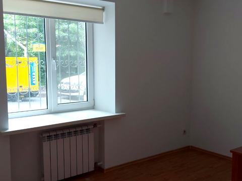 комерційна за адресою Лесі Українки бульв., 20/22