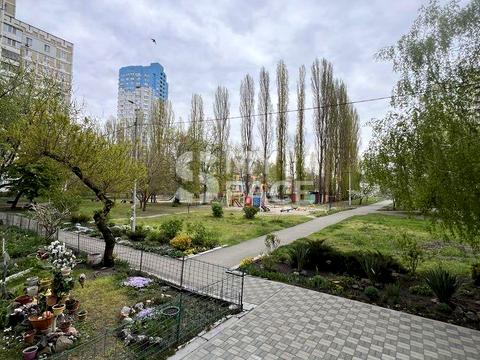 квартира за адресою Ревуцького вул., 7-А