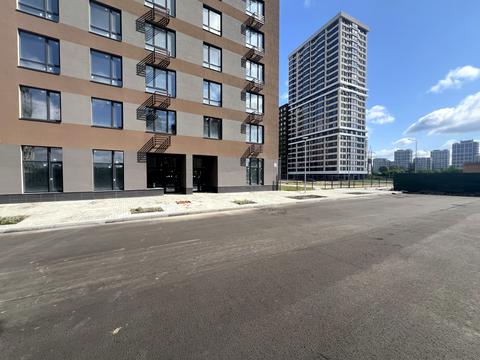 комерційна за адресою Всеволода Змієнка вул., 30