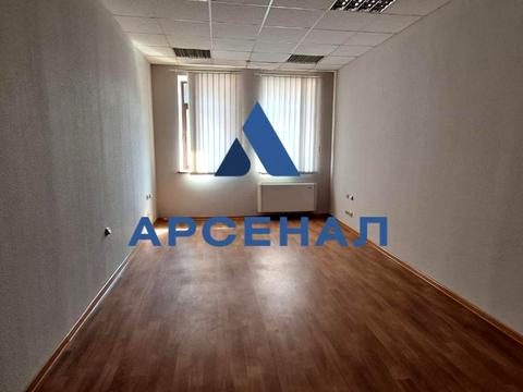 комерційна за адресою Соборний просп. (Леніна), 63