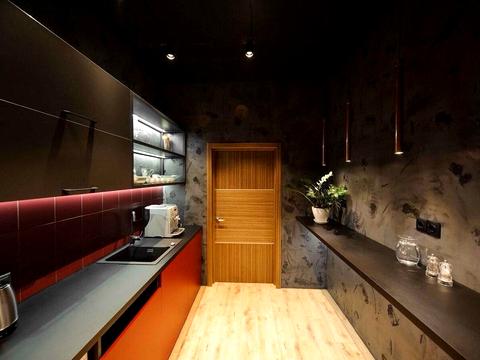 комерційна за адресою Кловський узвіз, 7