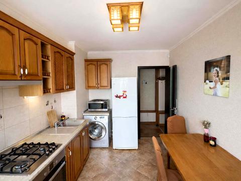 квартира за адресою Боровиковського бульв., 16