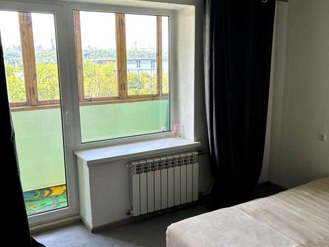 квартира за адресою Дніпровська набережна вул., 13