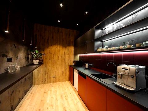 коммерческая по адресу Кловский спуск, 7a