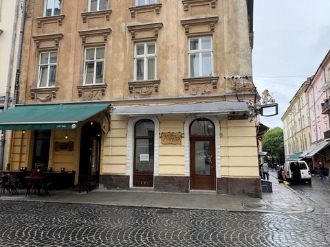 комерційна за адресою Краківська вул., 20